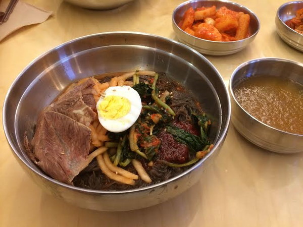 夏の終わりに冷麺 食べ納め 韓国冷麺辛い 夏の終わりに冷麺 食べ納め 韓国冷麺辛い
